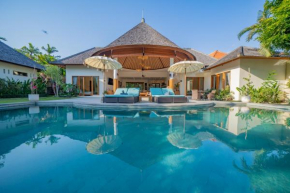 Villa Lea Luxury Oasis in Seminyak Umalas with private pool 4BR